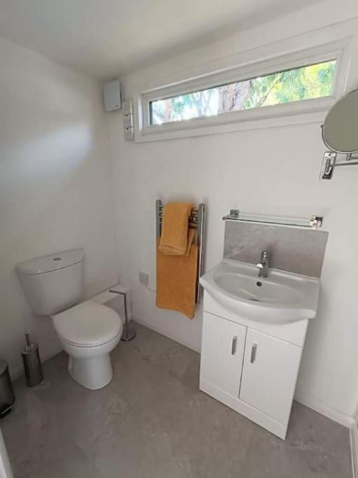 Private Lodge Close To Beaches And Goodwood Felpham Eksteriør billede