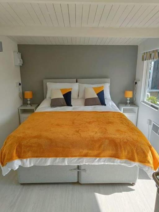 Private Lodge Close To Beaches And Goodwood Felpham Eksteriør billede